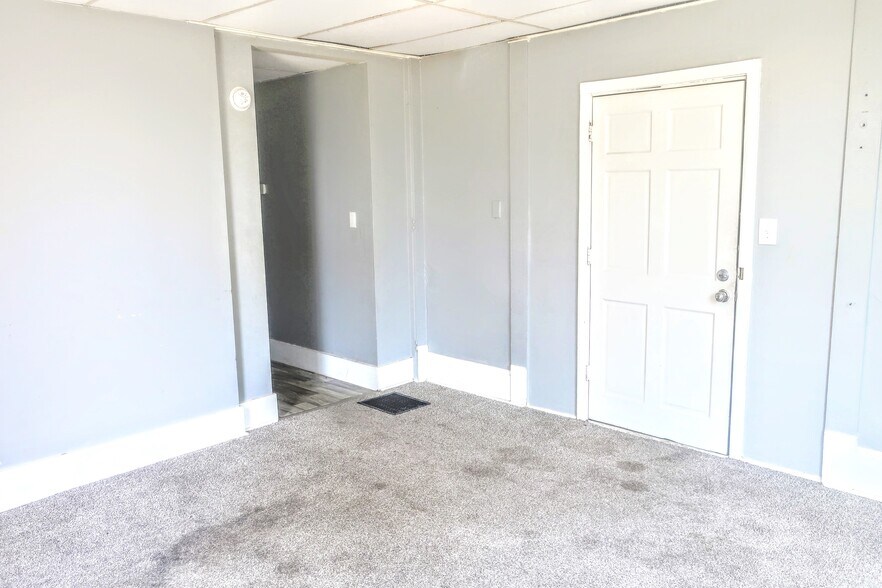 Building Photo - 306 E North St