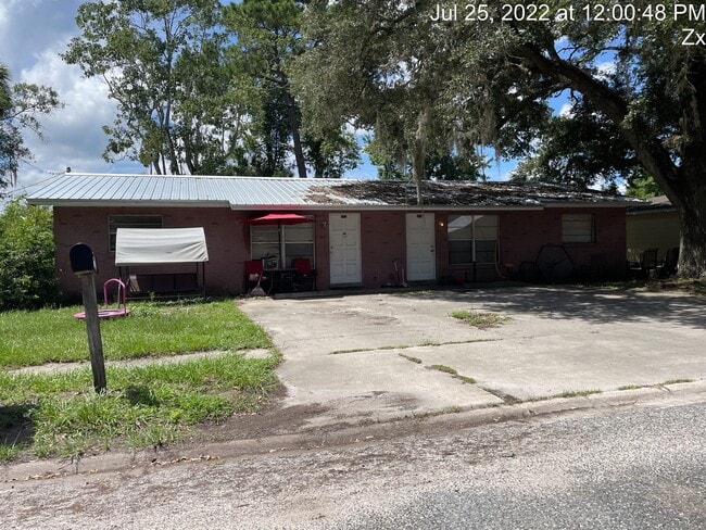 Building Photo - 313 Oleander Dr