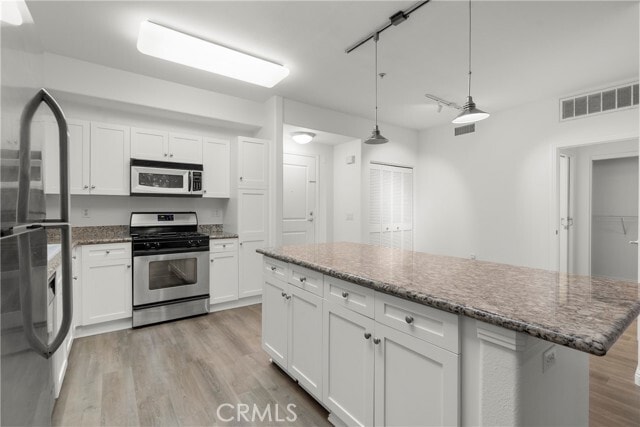 Building Photo - 100 S Alameda St