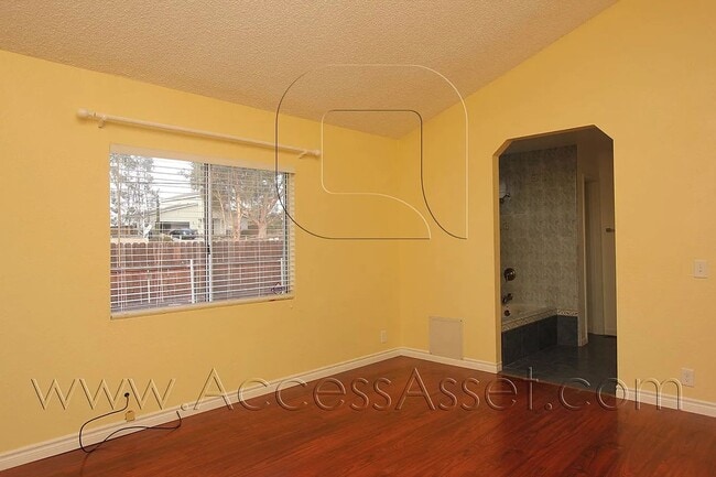 Building Photo - 16364 Stevens Ave