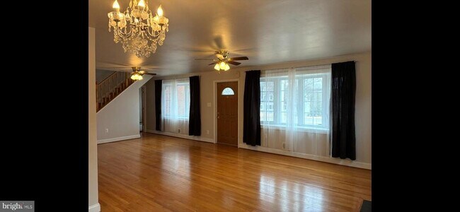 Building Photo - 7213 Adelphi Rd