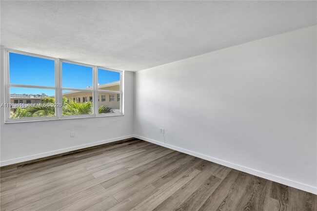 Building Photo - 1680 NE 191st St