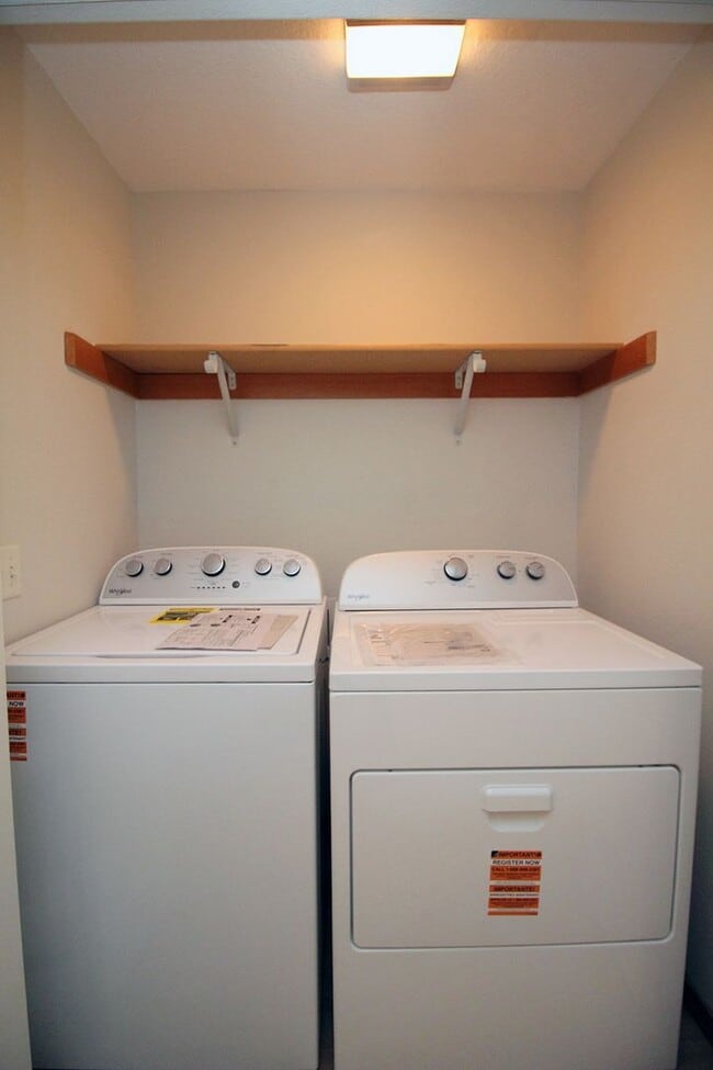 Building Photo - 683 NE 162nd Ave