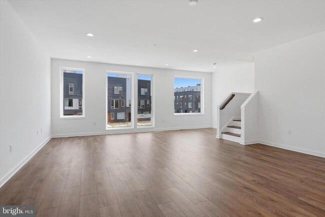 Building Photo - 3016 S Northbank Pl