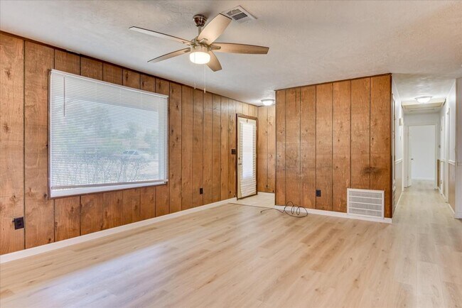 Building Photo - 3823 Fairington Dr
