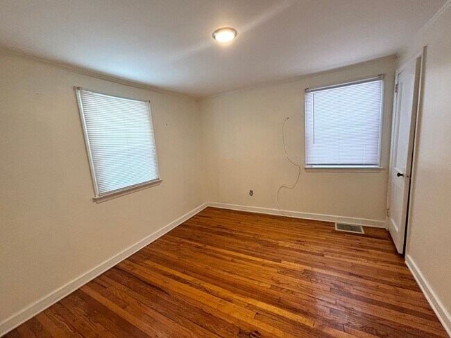 Building Photo - 110 Victory Dr