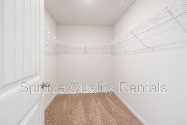 Building Photo - 2105 Briar Run Dr