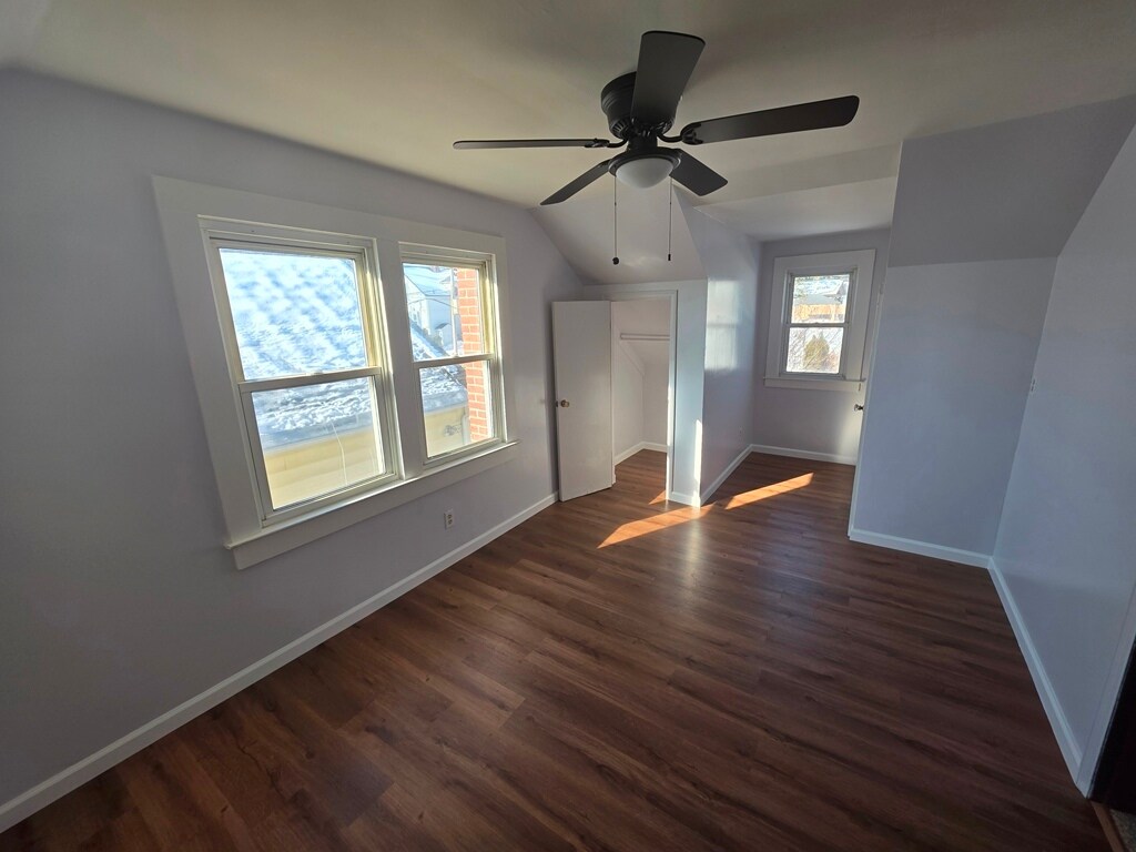 Building Photo - 19 Lakeview Ave