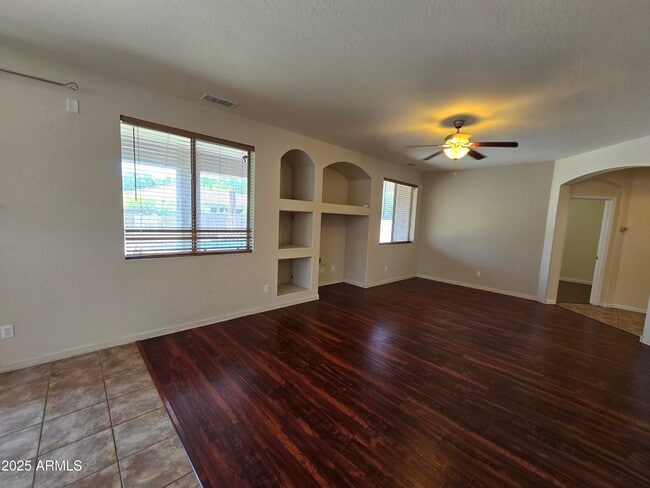 Building Photo - 223 W Pelican Dr