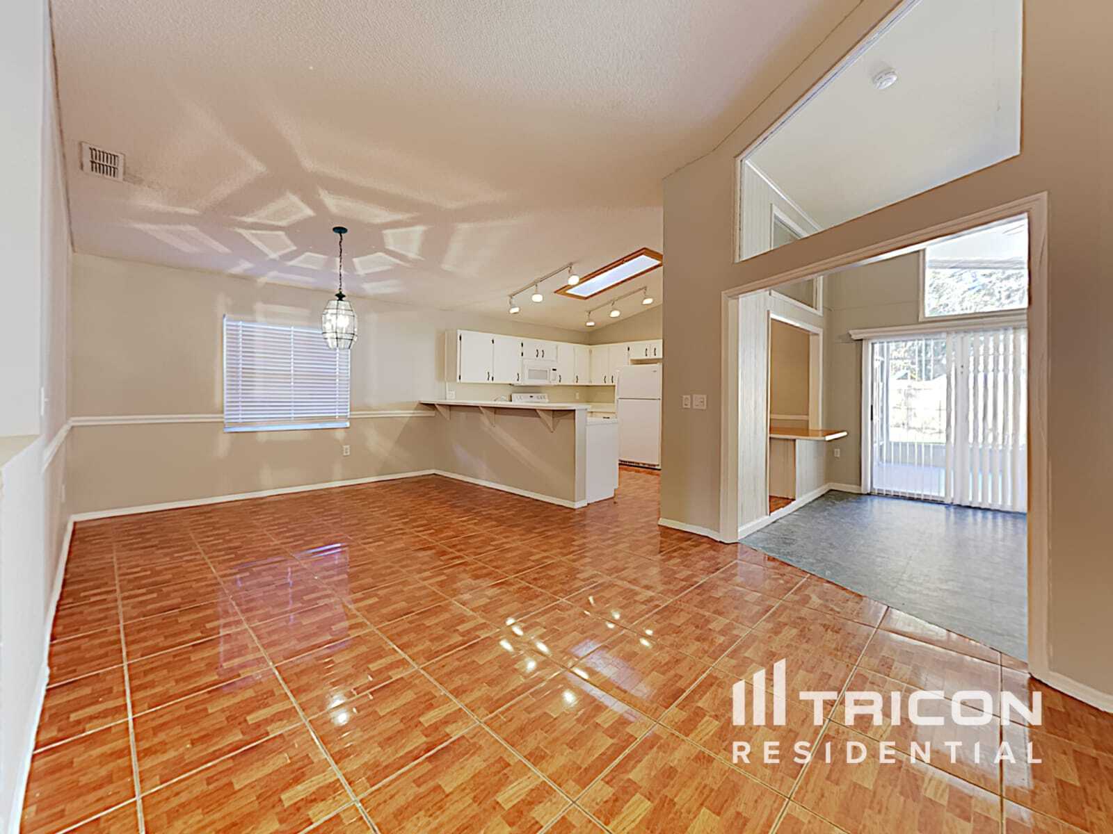 Building Photo - 3910 Creek Woods Dr