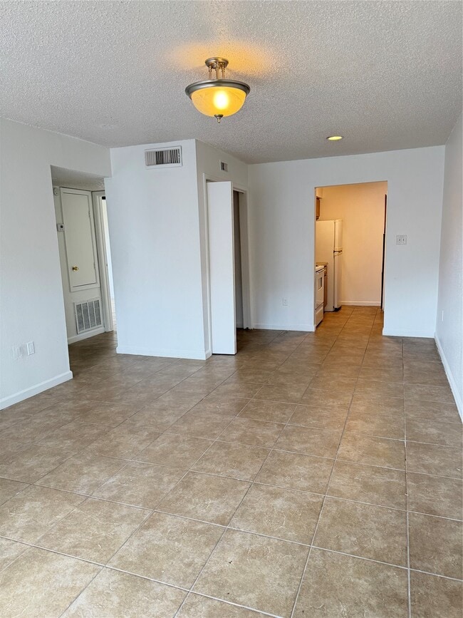 Building Photo - 260 El Dorado Blvd