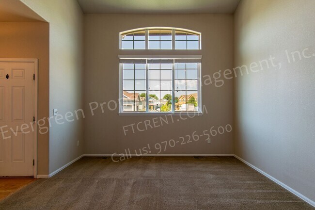 Building Photo - 2802 Exmoor Ln