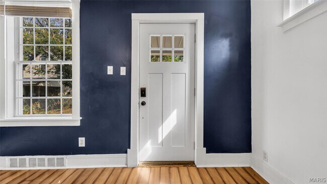 Building Photo - 6622 Crest Ave