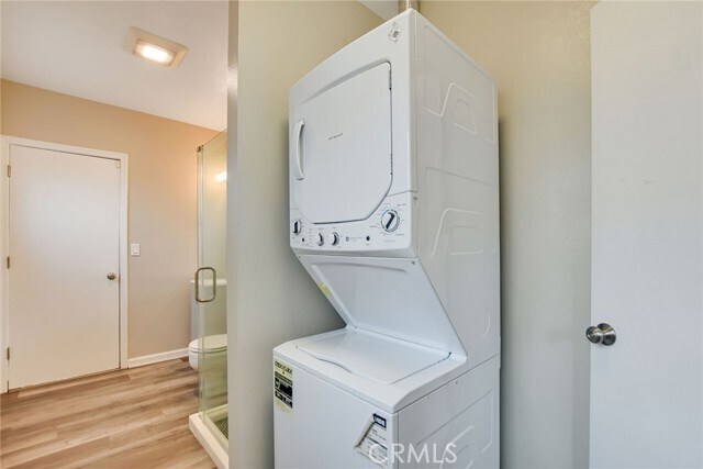 Building Photo - 1015 E Walnut Ave