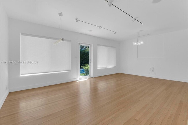 Building Photo - Northeast 99th Street, Miami Shores, FL 33138 - 3 BR 2.5 BA house