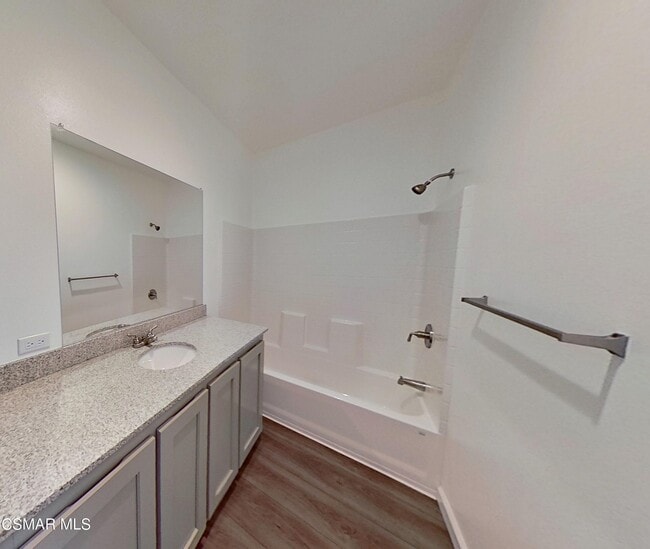 Building Photo - 152 Kings Pl