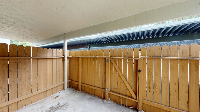 Building Photo - 18181 Happy Ln