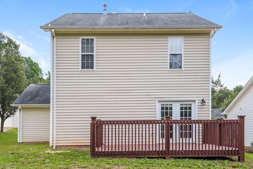 Building Photo - 5209 Carriage Woods Dr