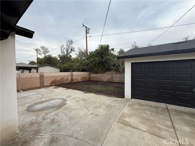 Building Photo - 1818 Deserta Dr
