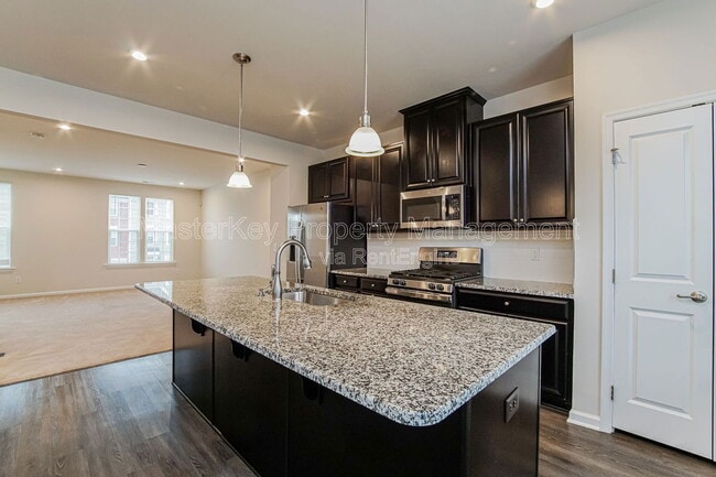 Building Photo - 945 Arnold Place Dr