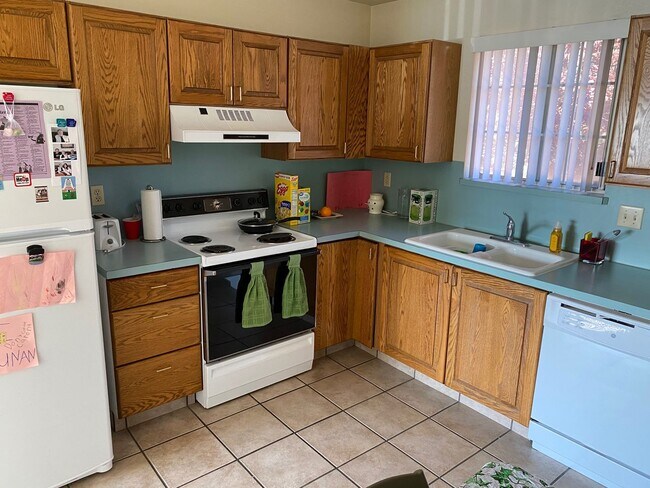Primary Photo - North Orem 2 bedroom/1 bath apartment - Pr...