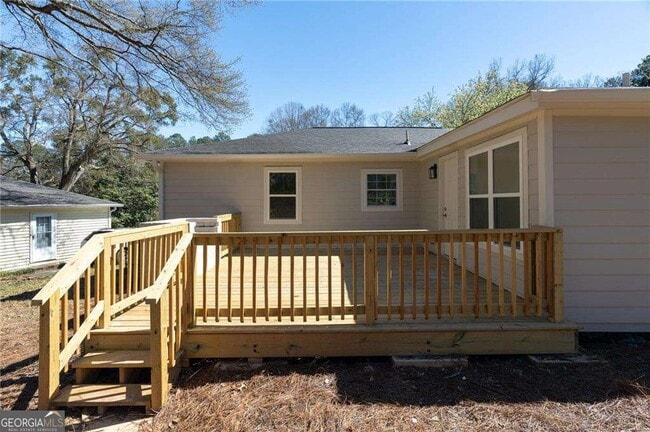 Building Photo - 2215 Gordon Cir