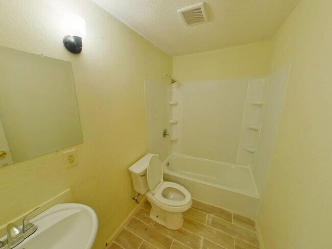 Building Photo - Affordable 3BR Rental Home