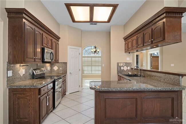 Building Photo - 23 Ora St