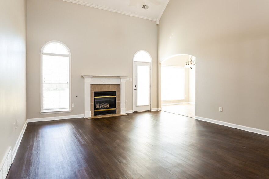 Building Photo - 6069 Asbury Pl