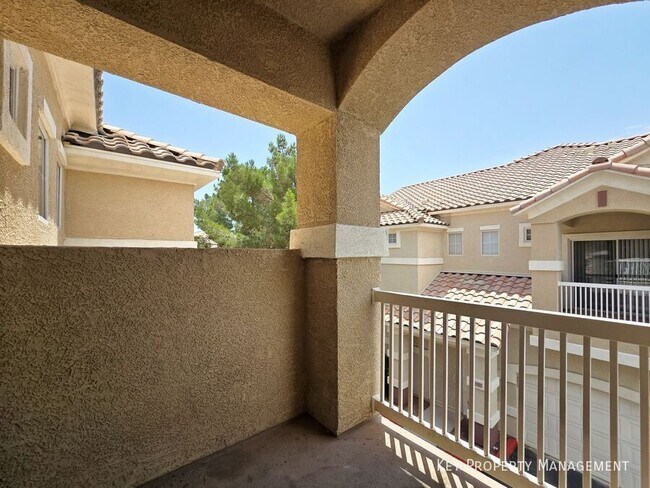 Building Photo - 5855 Valley Dr