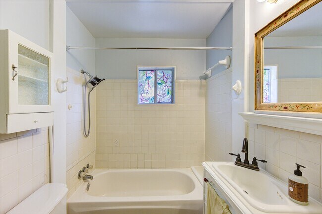 Building Photo - 511 Fugate St