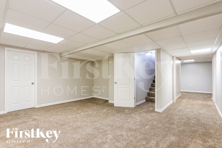 Building Photo - 107 Trailing Oak Ct