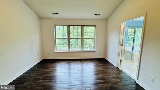Building Photo - 26101 Nimbleton Square