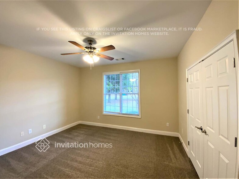 Building Photo - 86 S Salem Dr