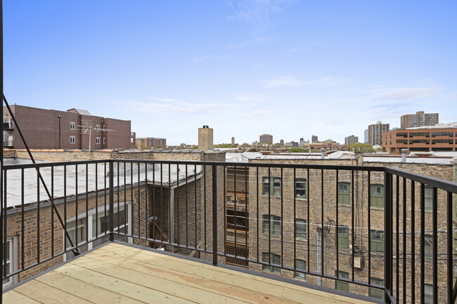 Building Photo - 904 W Dakin St