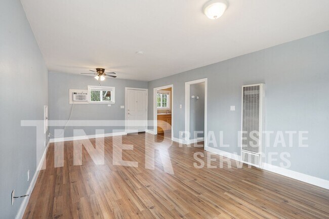 Building Photo - 7781 Glenn Ave