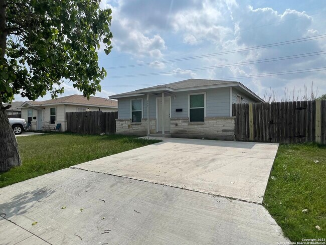 Building Photo - 207 Carranza St