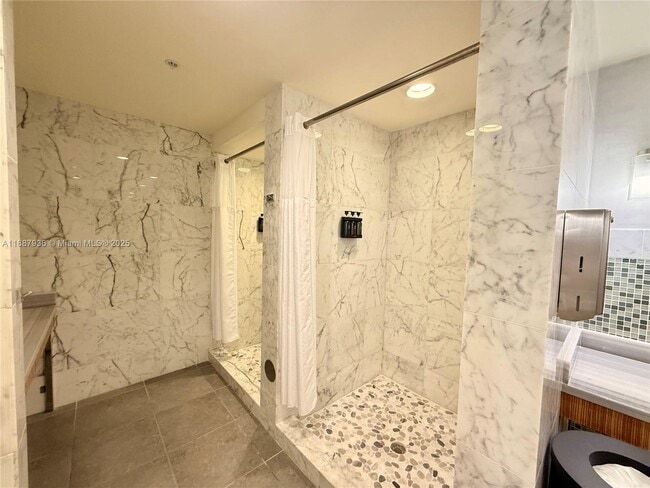 Building Photo - 253 NE 2nd St