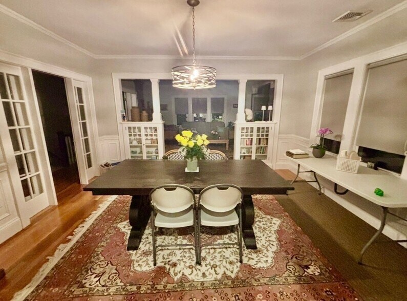 Building Photo - 569 Commonwealth Ave