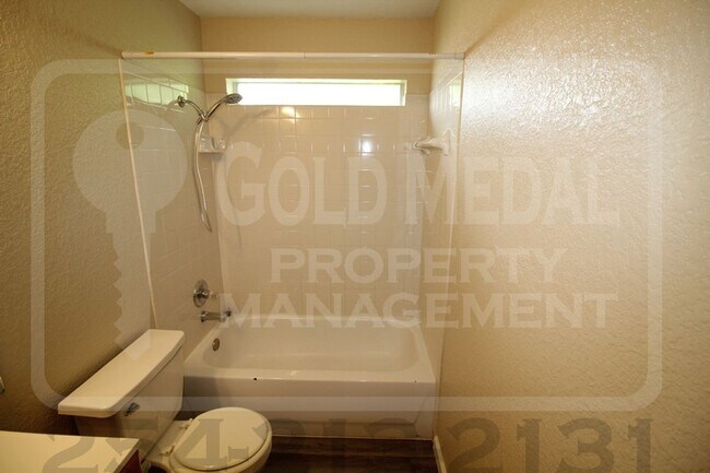 Building Photo - 3410 Cantabrian Dr