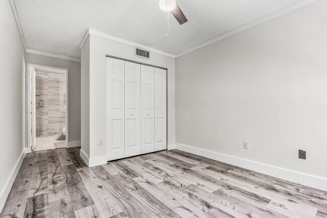 Building Photo - 127 Yacht Club Way