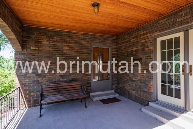 Building Photo - 1655 E 900 S