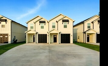 Building Photo - 3150 S Cleveland St