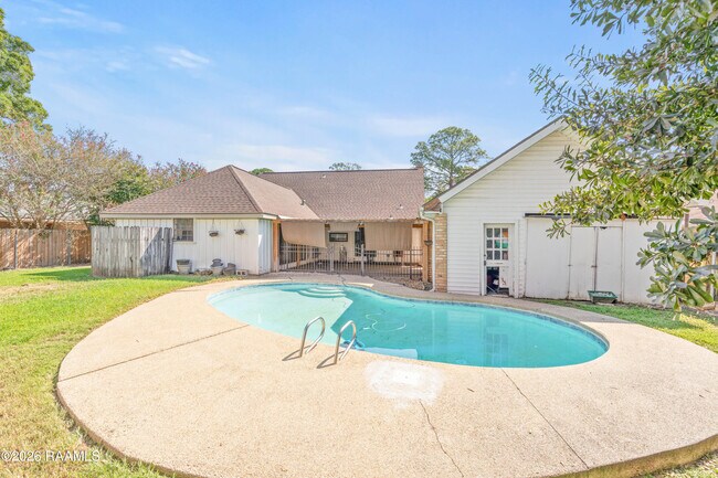 Building Photo - 101 Wisteria Dr