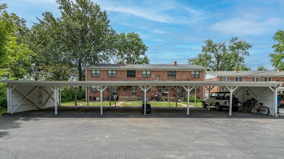 Building Photo - 231 W Washington Ave