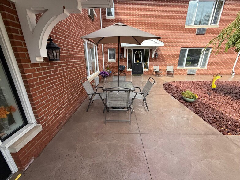 Building Photo - 302 15th St