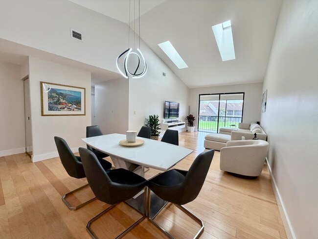 Building Photo - 7935 La Mirada Dr