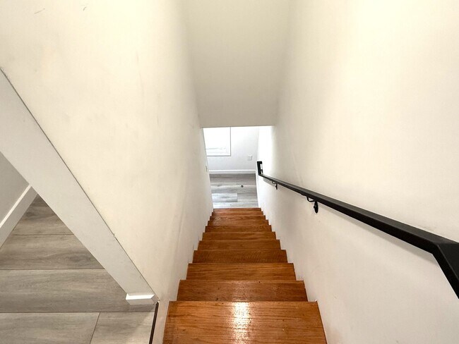 Building Photo - 61 Chapel St