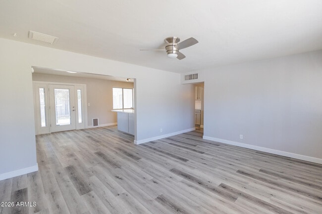 Building Photo - 1305 W Romo Jones St