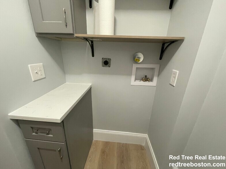 Building Photo - 6 Otis St